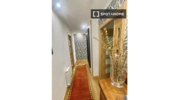 Habitación en piso compartido en Lutxana-Enekuri thumbnail 1