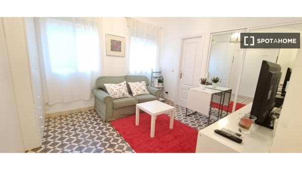 Estudio en alquiler en Calle de los Peñascales, Madrid thumbnail 1