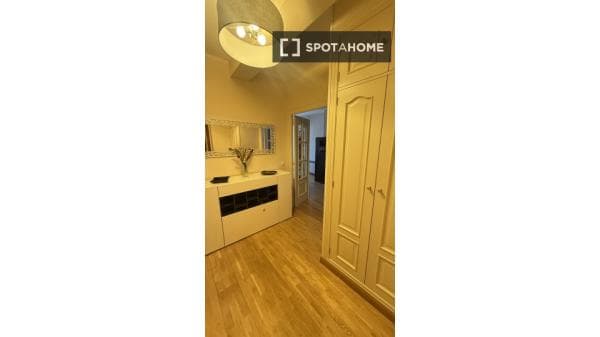 Piso en alquiler en Calle de Sinesio Delgado , Madrid thumbnail 2