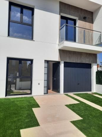MORERAS HOMES thumbnail 2