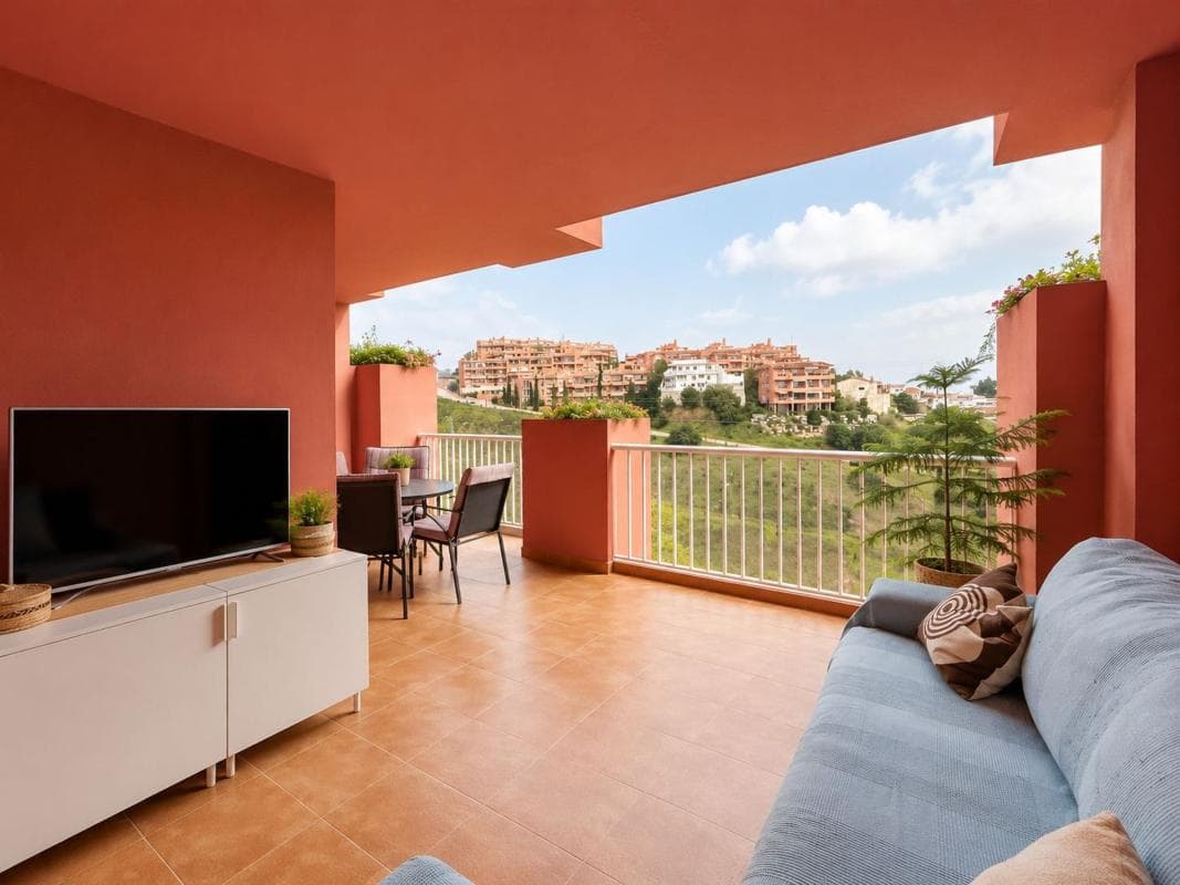 Venta de piso en Piso en Calle Maria de las Mercedes, Los Pacos, Fuengirola, Fuengirola
photo 2