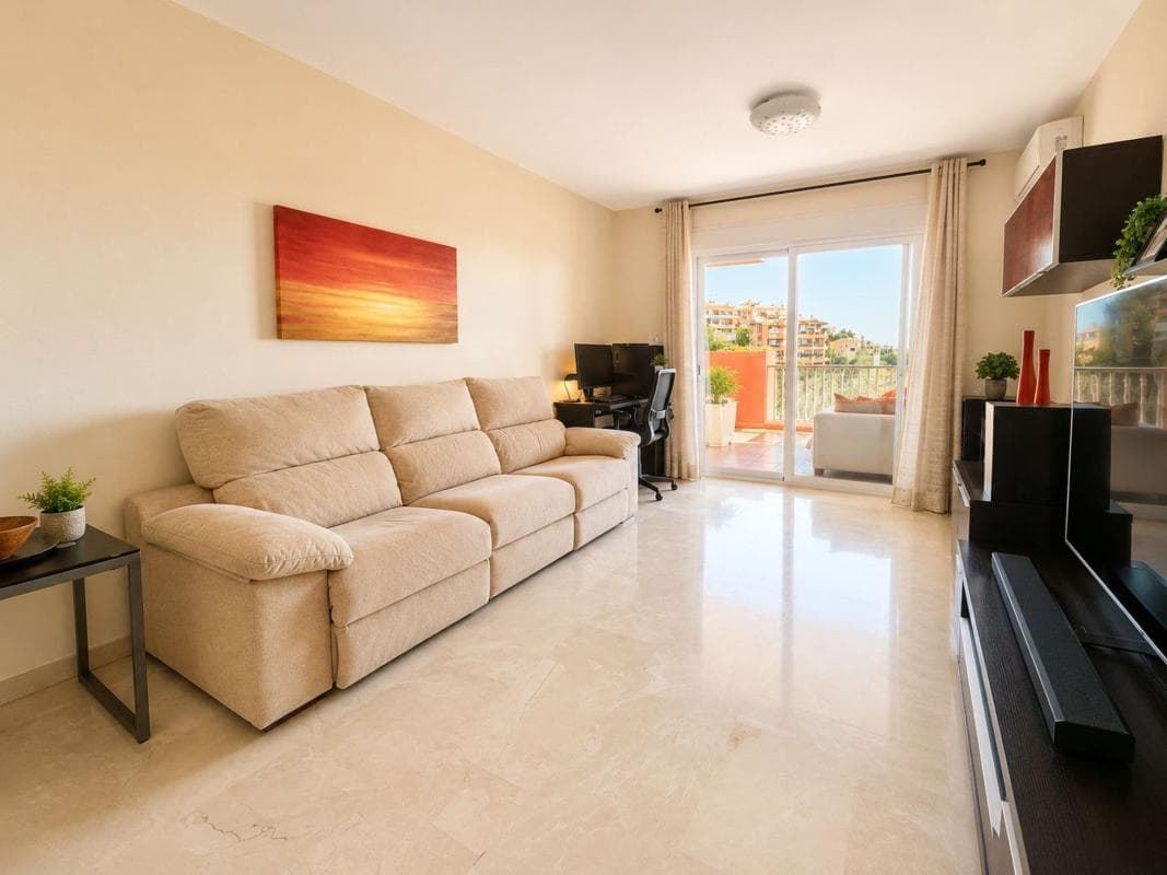 Venta de piso en Piso en Calle Maria de las Mercedes, Los Pacos, Fuengirola, Fuengirola
photo 5
