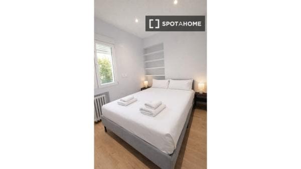 Habitación en piso compartido de 1 dormitorio en Castilla, Madrid. photo 1