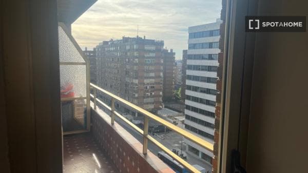 Piso en alquiler en Avenida de Alberto Alcocer , Madrid thumbnail 2