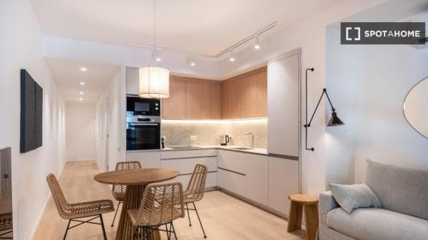 Apartment for rent in C. de Sicília , Barcelona thumbnail 2