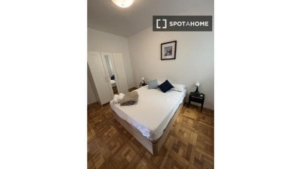 Habitación en piso compartido en l'Antiga Esquerra de l'Eixample. photo 1