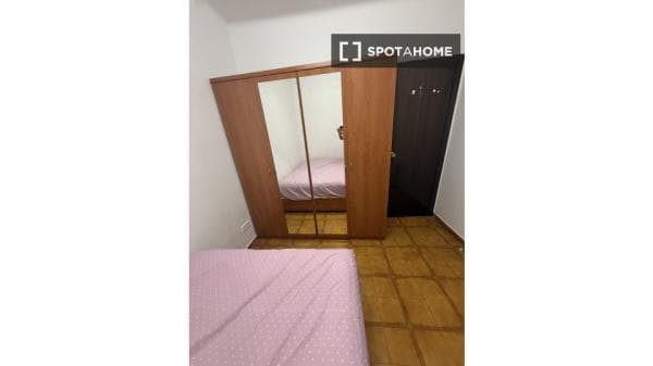 Habitación en piso compartido de 1 dormitorio en El Poble Sec, Barcelona. thumbnail 2