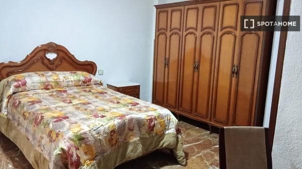 Habitación en piso compartido en alquiler en Angustias-Chana-Encina thumbnail 2