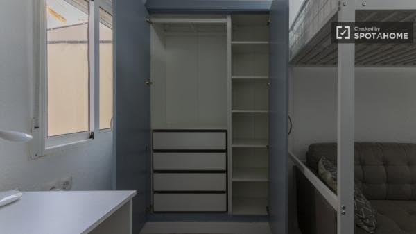 Habitación en alquiler en Mont-Olivet, Valencia. photo 1