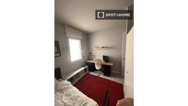Habitación en piso compartido en madrid. photo 4