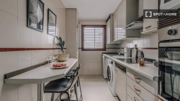 Piso en alquiler en Calle de Josep Pla , Madrid thumbnail 1