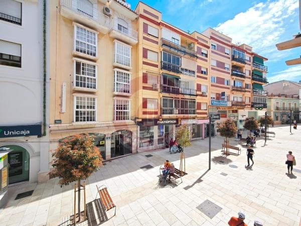 Продажа квартиры на Piso en Calle Canalejas, 10, Centro Ciudad - El Carmen, Vélez-Malaga, Велес-Малага
thumbnail 2