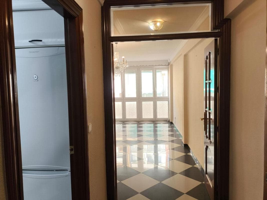 Venta de piso en Piso en Cruz del Humilladero - Los Tilos, Málaga, Málaga
photo 2