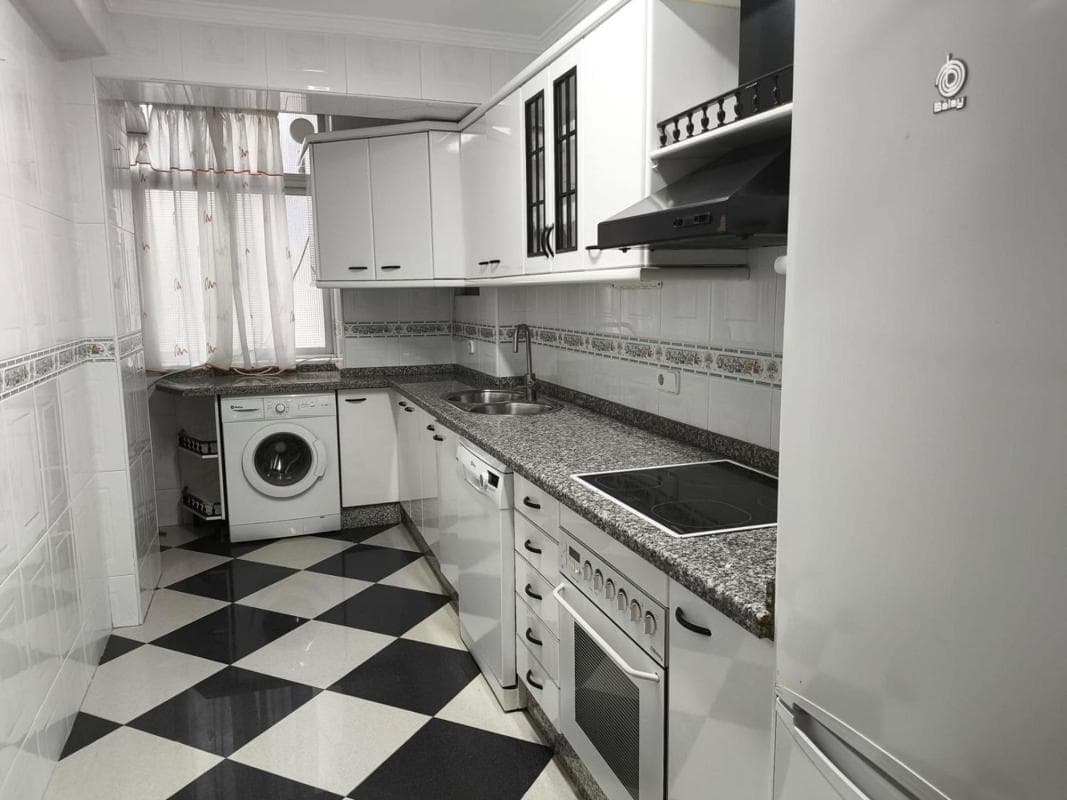 Venta de piso en Piso en Cruz del Humilladero - Los Tilos, Málaga, Málaga
photo 3