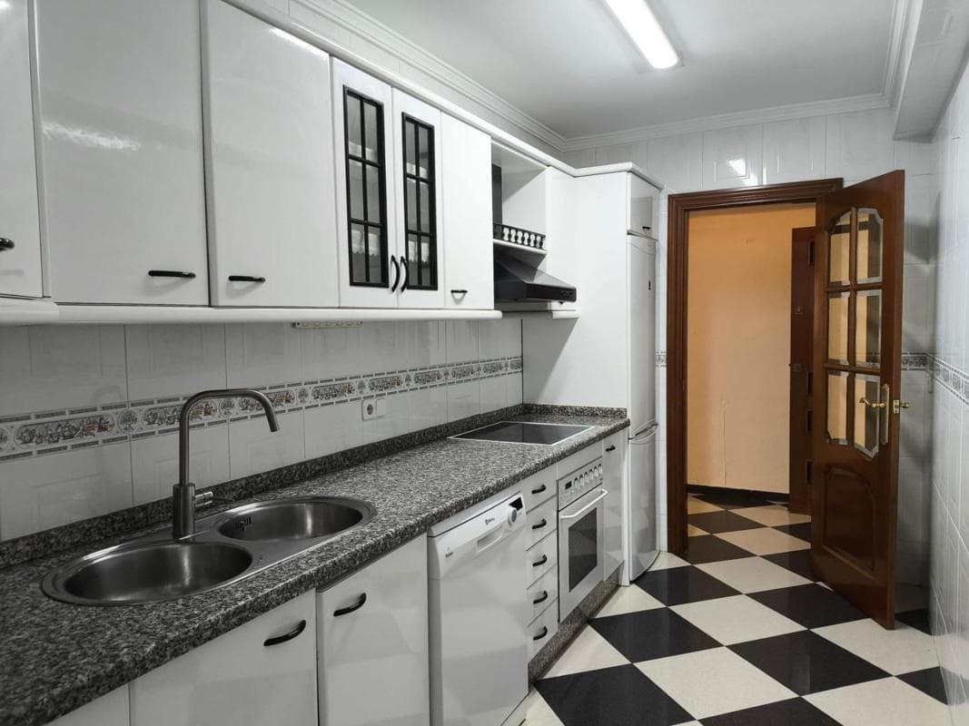 Venta de piso en Piso en Cruz del Humilladero - Los Tilos, Málaga, Málaga
photo 4