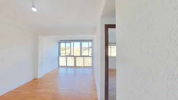 Sprzedaż mieszkania w Piso en Victoria Eugenia, Málaga, Málaga
thumbnail 2