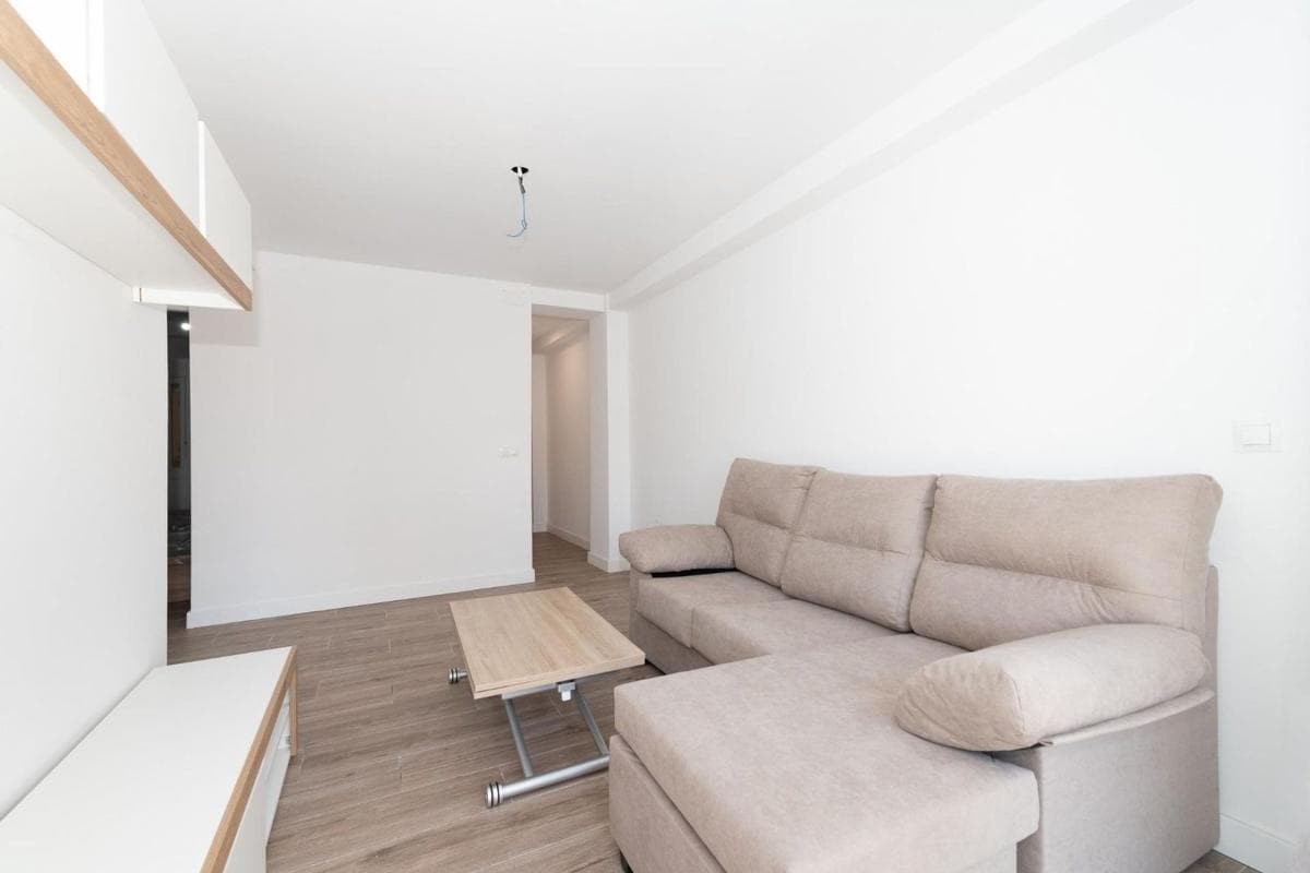 Venta de piso en Piso en Pasaje Martínez de la Rosa, Suárez, Málaga, Málaga
photo 2