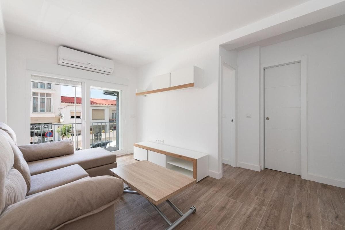Venta de piso en Piso en Pasaje Martínez de la Rosa, Suárez, Málaga, Málaga
photo 3