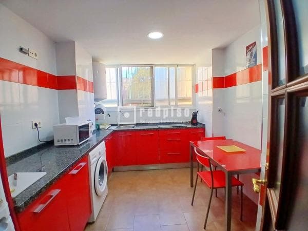 Venta de piso en Piso en Avenida Cibeles, Mangas Verdes - Las Flores, Málaga, Málaga
photo 1