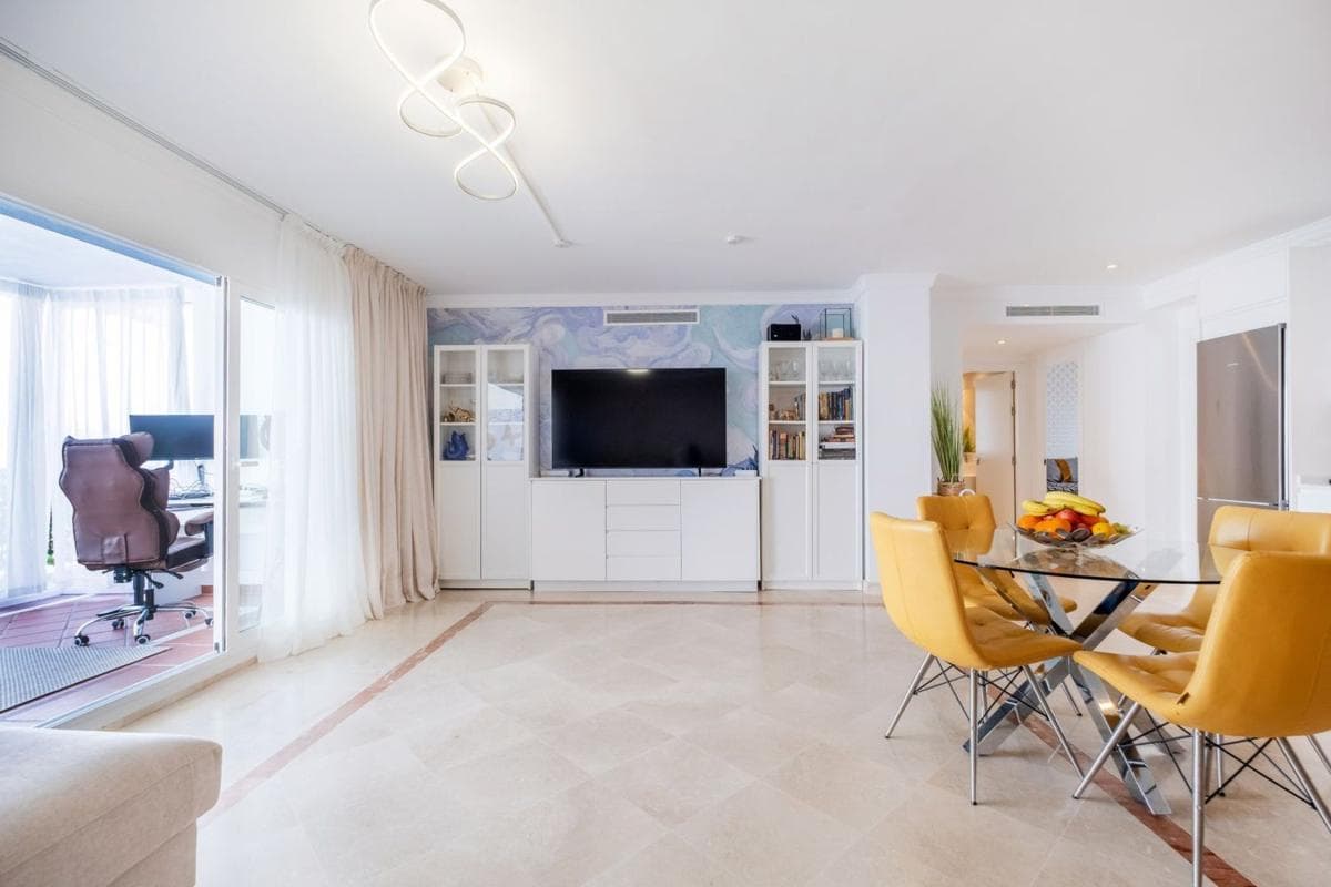 Venta de piso en Piso en Urbanizacion el Paraiso, El Paraíso, Benahavís, Benahavís
photo 4