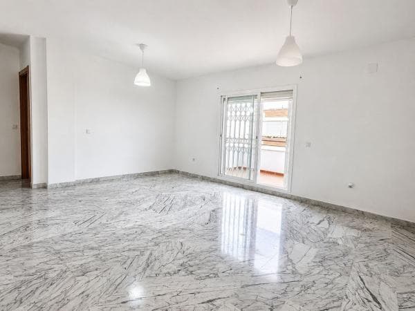Продажа квартиры на Piso en Calle Francisco Labao Gámez, Norte - Barrio del Pilar - El Reñidero, Vélez-Malaga, Велес-Малага
thumbnail 1
