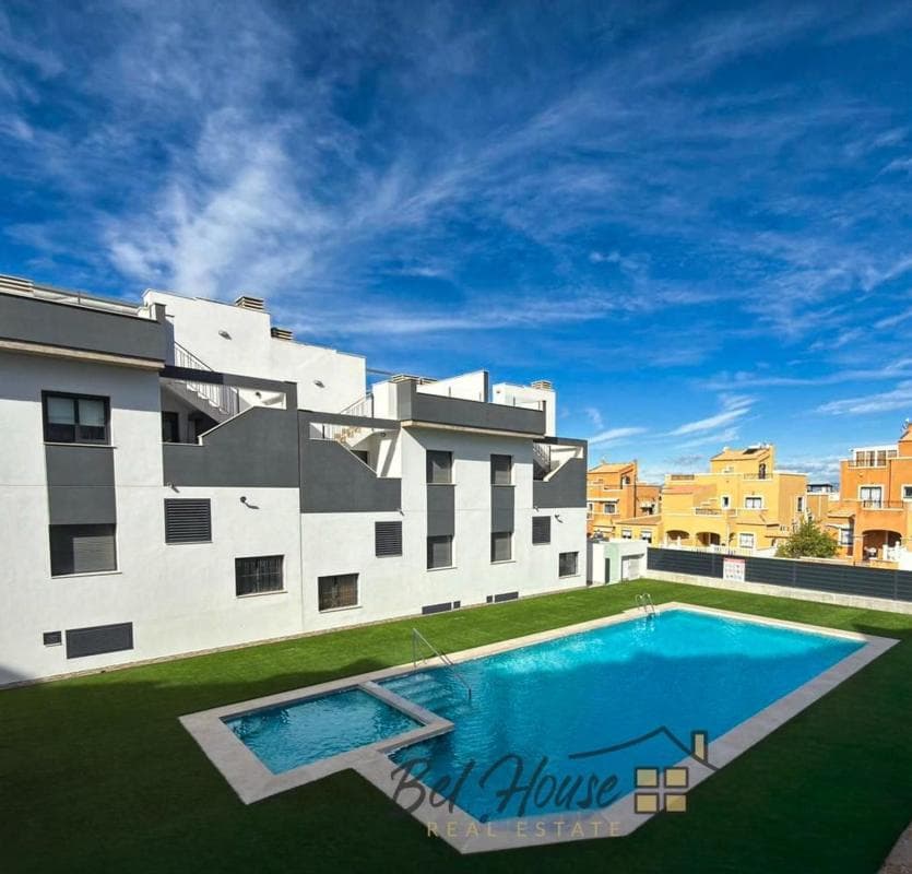 Venta de duplex en Dúplex en Calle Lago de Sanabria, 3, Zona Lago - Los Almendros, Orihuela, Orihuela photo 2