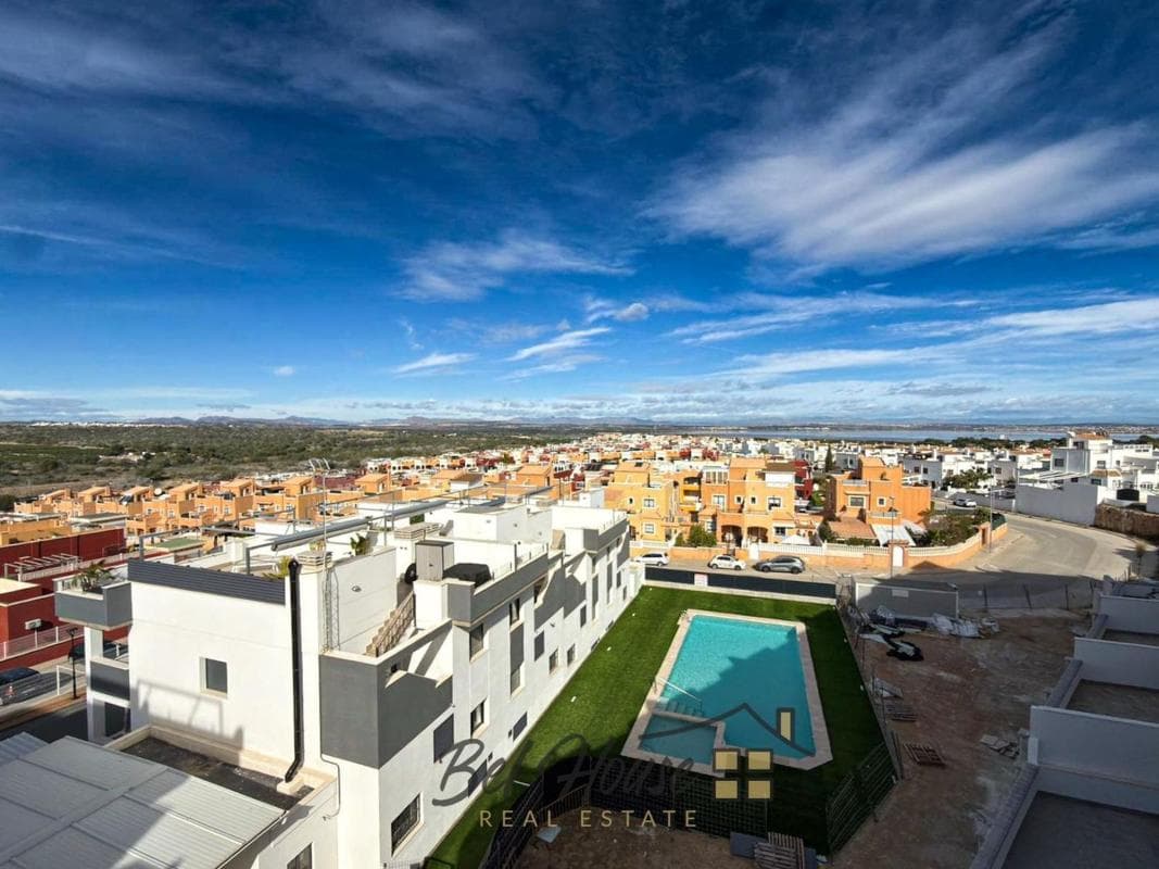 Venta de duplex en Dúplex en Calle Lago de Sanabria, 3, Zona Lago - Los Almendros, Orihuela, Orihuela photo 3