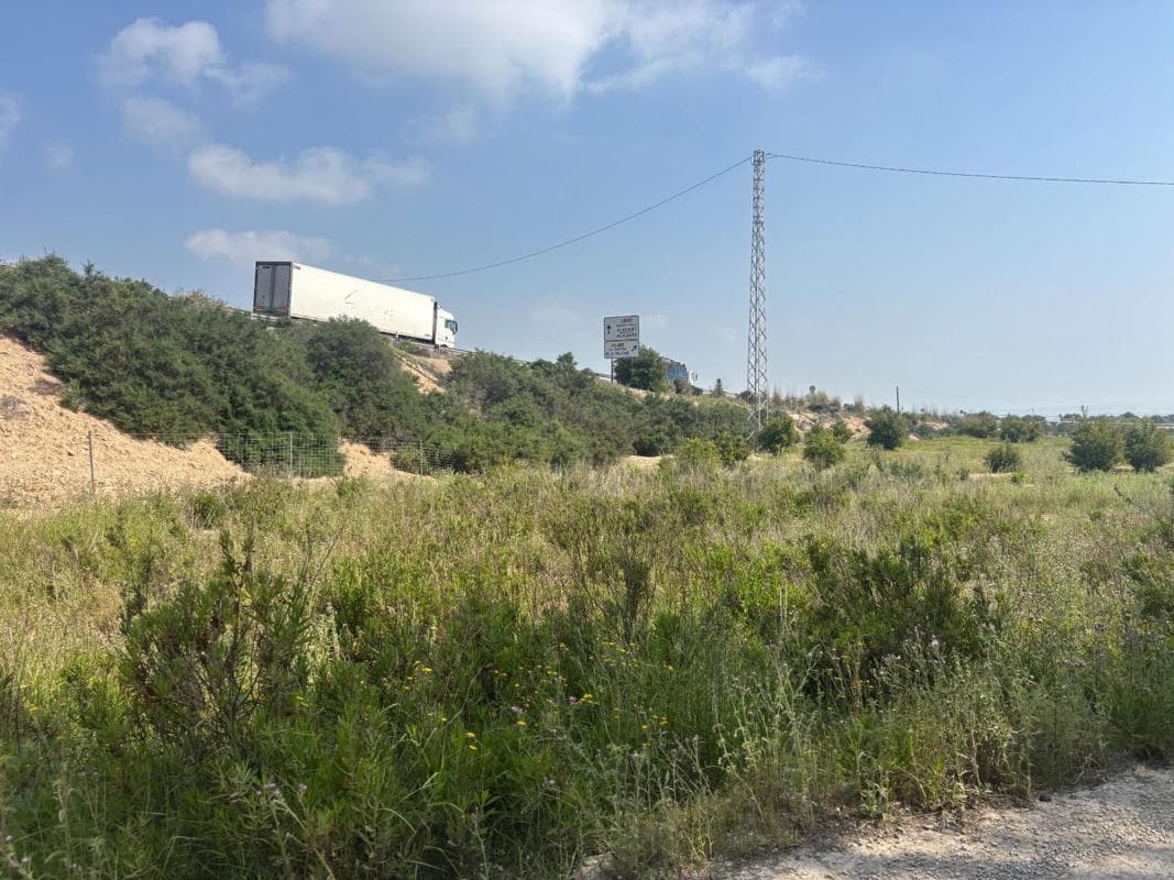 Terreno en venta en Elche / Elx, Alicante photo 2