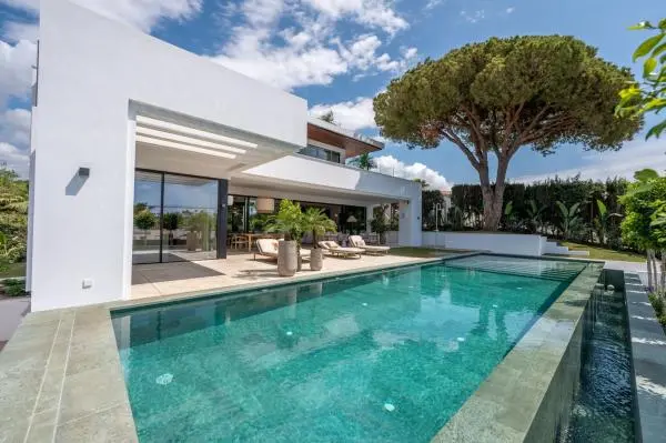 Casa o chalet independiente en Avenida Cantabrica, 35, Marbesa, Marbella thumbnail 2