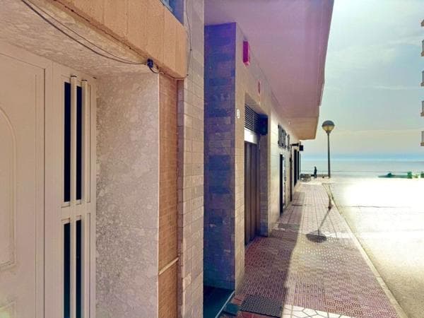 Local o nave en Calle Jorge Juan, Guardamar Playa, Guardamar del Segura thumbnail 1