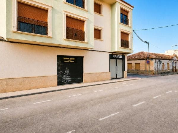 Local en Calle Crema Marfil, Pinoso thumbnail 1