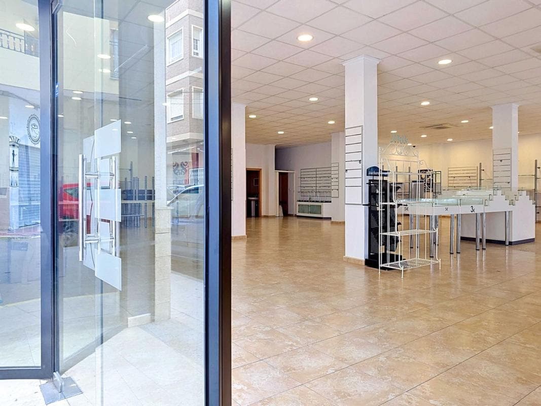 Propiedades en venta y alquiler en España photo 4