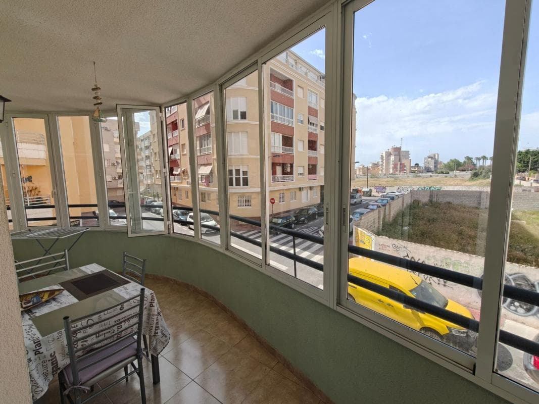 Venta de piso en Piso en Fuensanta, Antonio Machado, Torrevieja, Torrevieja
photo 2