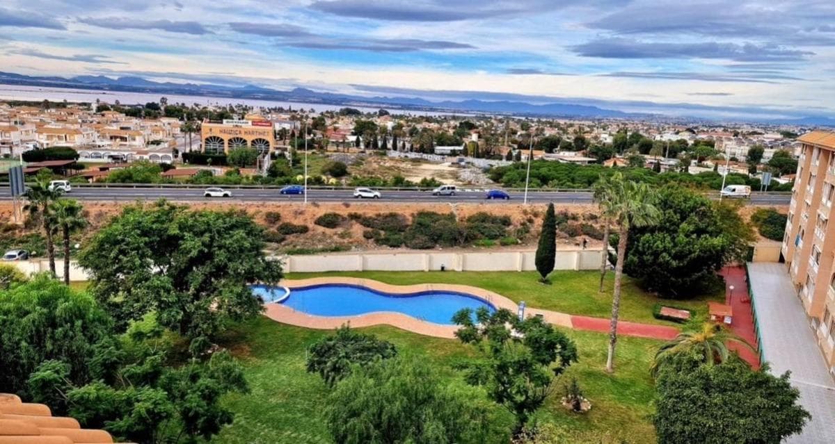 Venta de piso en Piso en Calle Villa Madrid N39, 3, Parque de las Naciones, Torrevieja, Torrevieja
photo 4