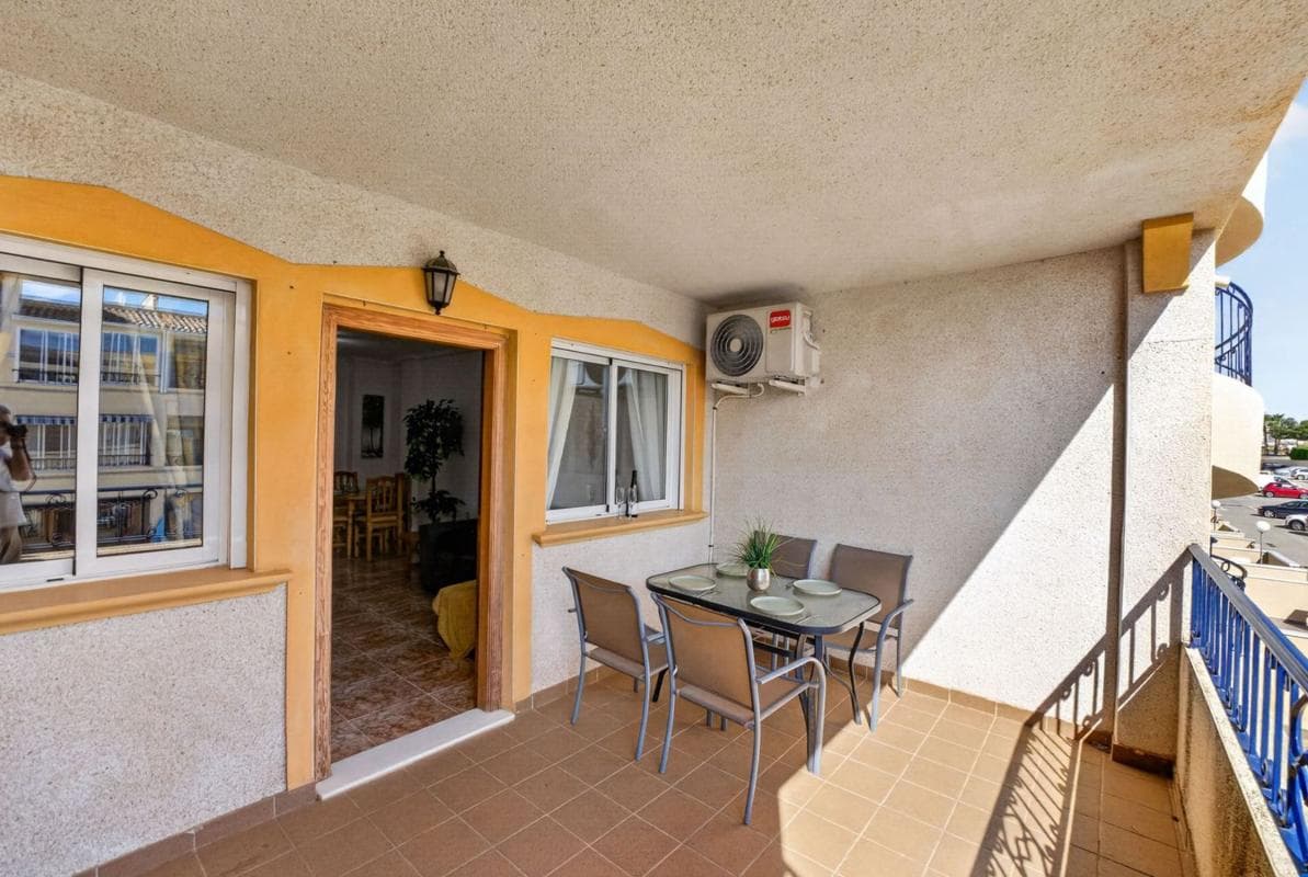 Venta de piso en Piso en Calle Abdelacies, 191, Los Balcones y los Altos, Orihuela, Orihuela
photo 3