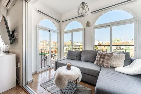 Duplex en venta en Dúplex en Avenida Don Juan de Austria, 6, La Veleta, Torrevieja, Torrevieja thumbnail 2
