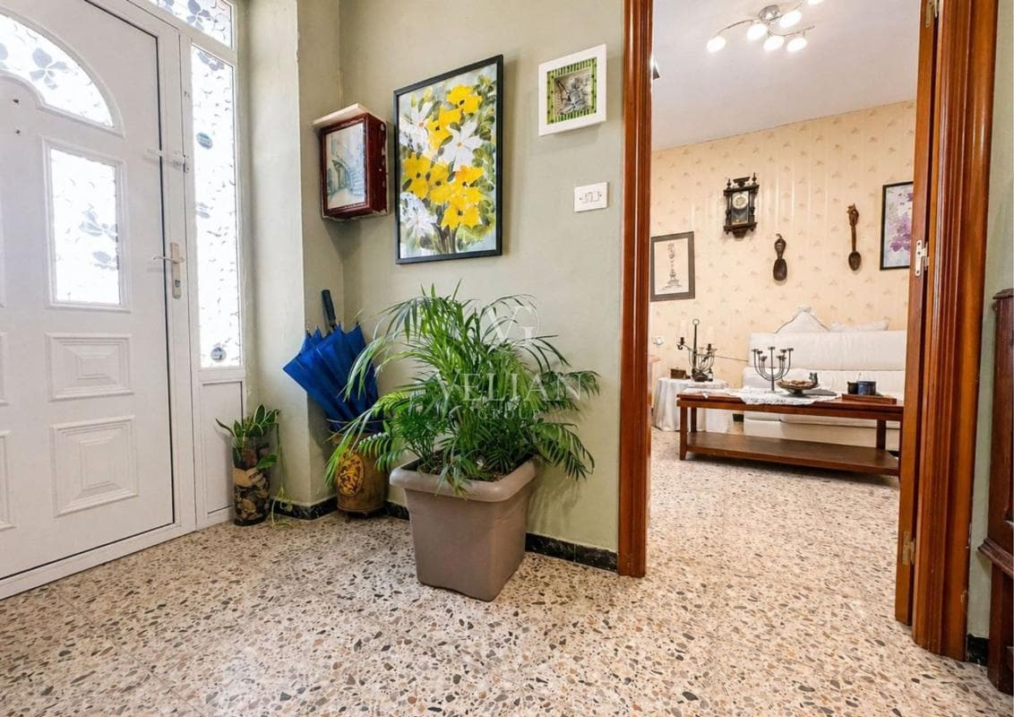 Properties for sale and rent in Spain photo 5