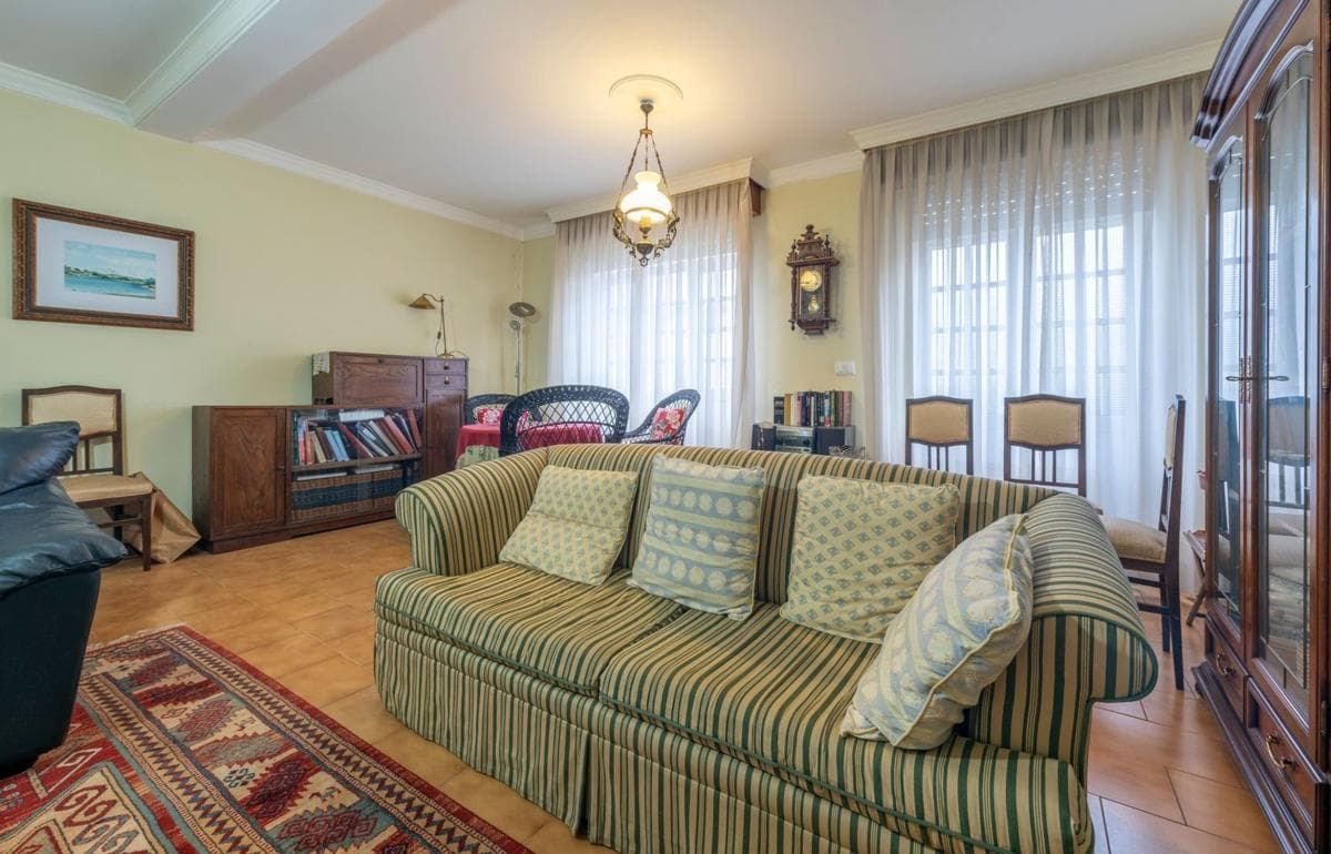 Недвижимость на продажу и в аренду в Испании photo 2