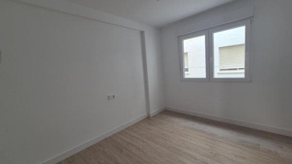 Venta de piso en Piso en Calle Escalona, El Mercado, Villena, Villena
thumbnail 1