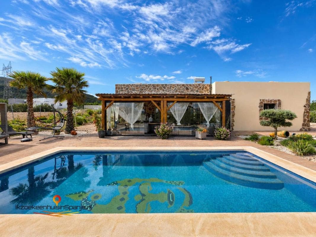 Properties for sale and rent in Spain photo 3