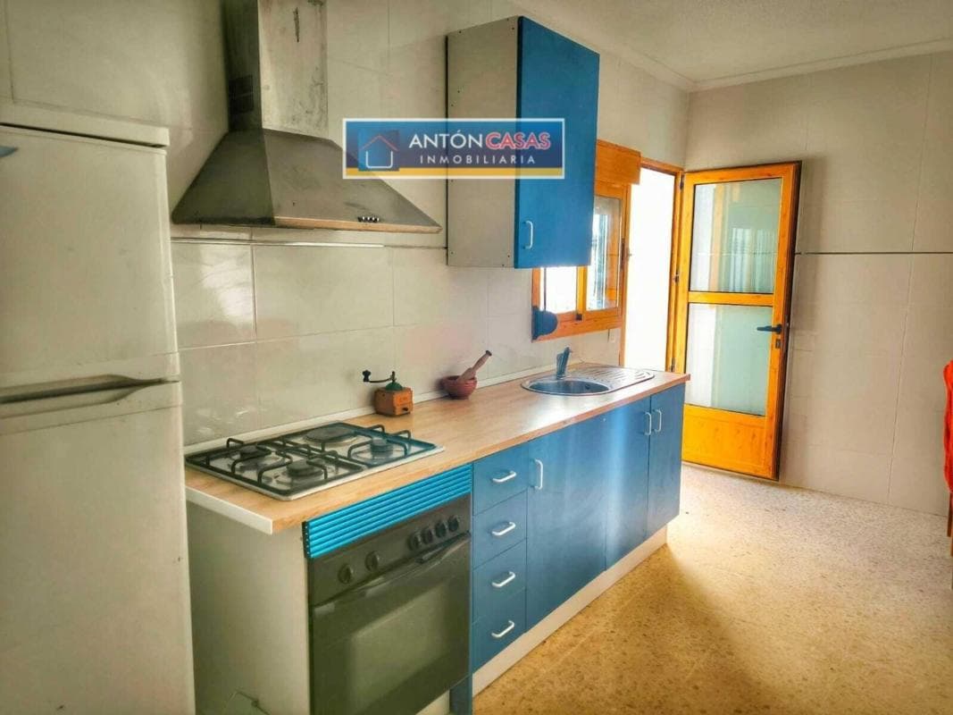 Properties for sale and rent in Spain photo 5