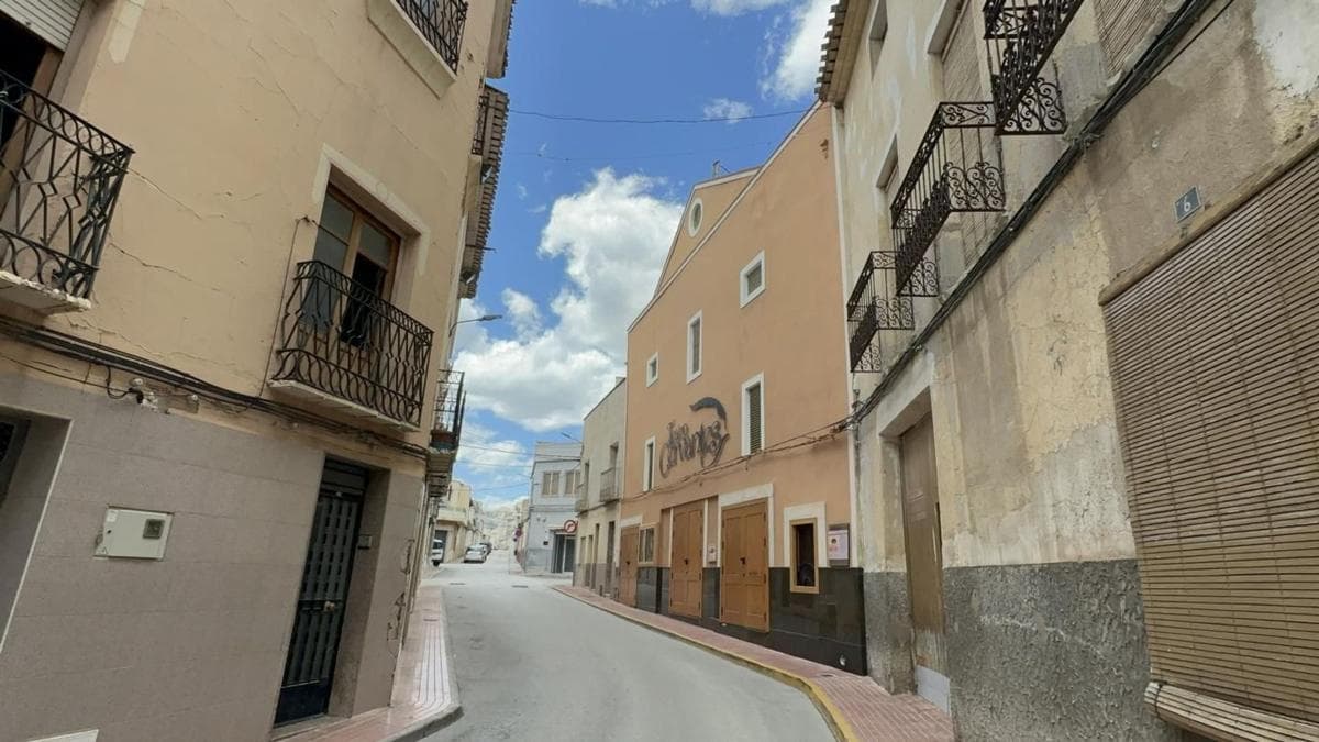 Properties for sale and rent in Spain photo 2
