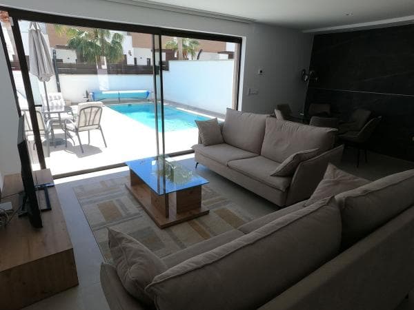 Chalet independiente en venta en Casa o chalet en Calle Albatera, Algorfa, Algorfa
thumbnail 2
