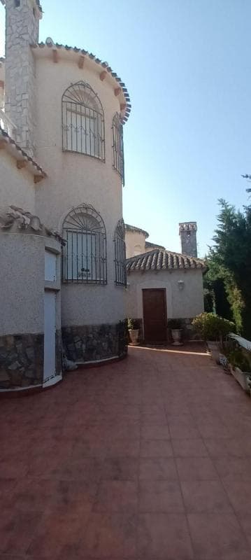 Propiedades en venta y alquiler en España photo 5