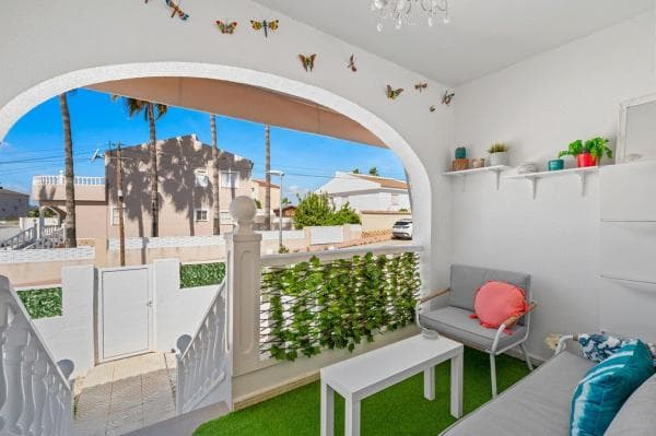 Chalet pareado en Calle Bette Davis, Benijofar thumbnail 1