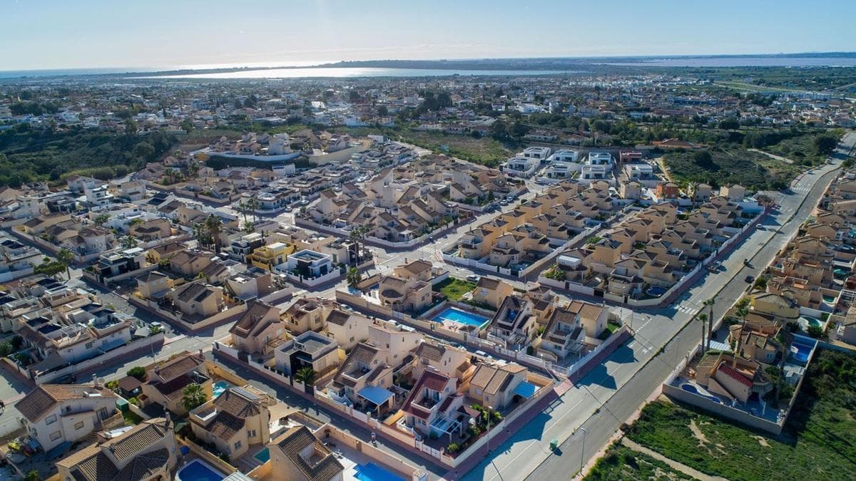 Propiedades en venta y alquiler en España photo 4