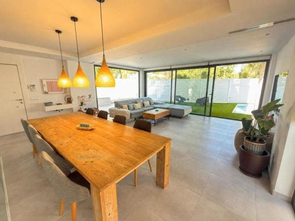 Casa o chalet independiente en Calle Dinamarca, 9, Callosa de Segura thumbnail 1