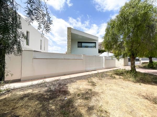 Casa o chalet independiente en Calle Dinamarca, 9, Callosa de Segura thumbnail 2