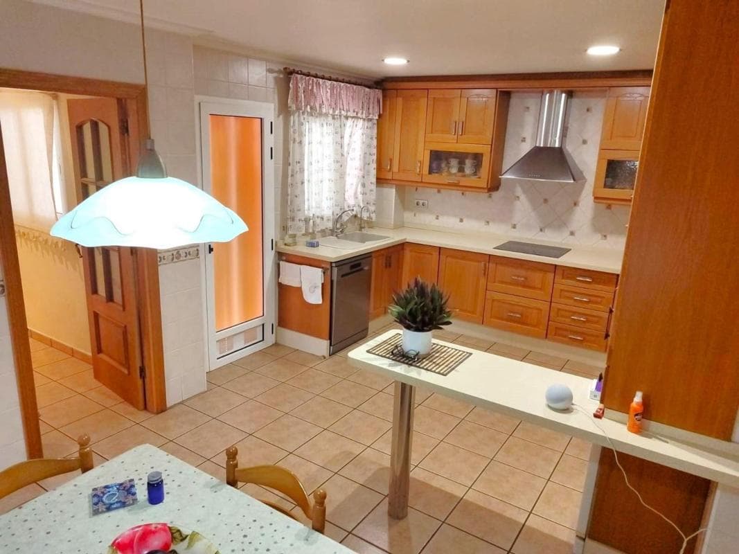 Properties for sale and rent in Spain photo 5