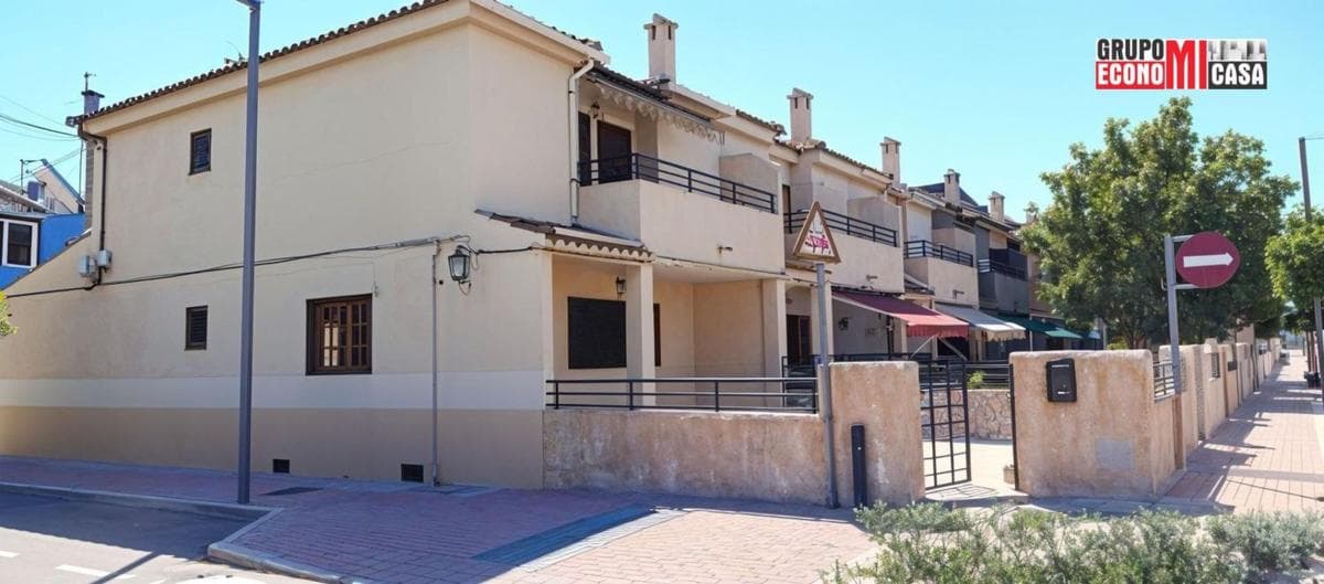 Propiedades en venta y alquiler en España photo 2